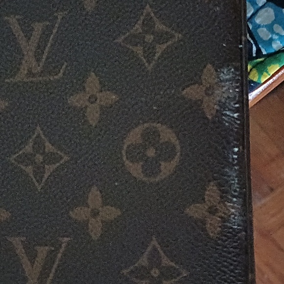 Nice suitcase - Picture 3 of 3